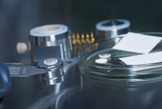 ͑|ڶFraunhofer IKTS̑B늳о